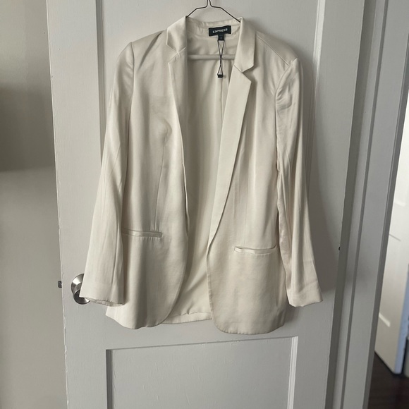 Express Women's Ivory Blazer - Picture 2 of 6